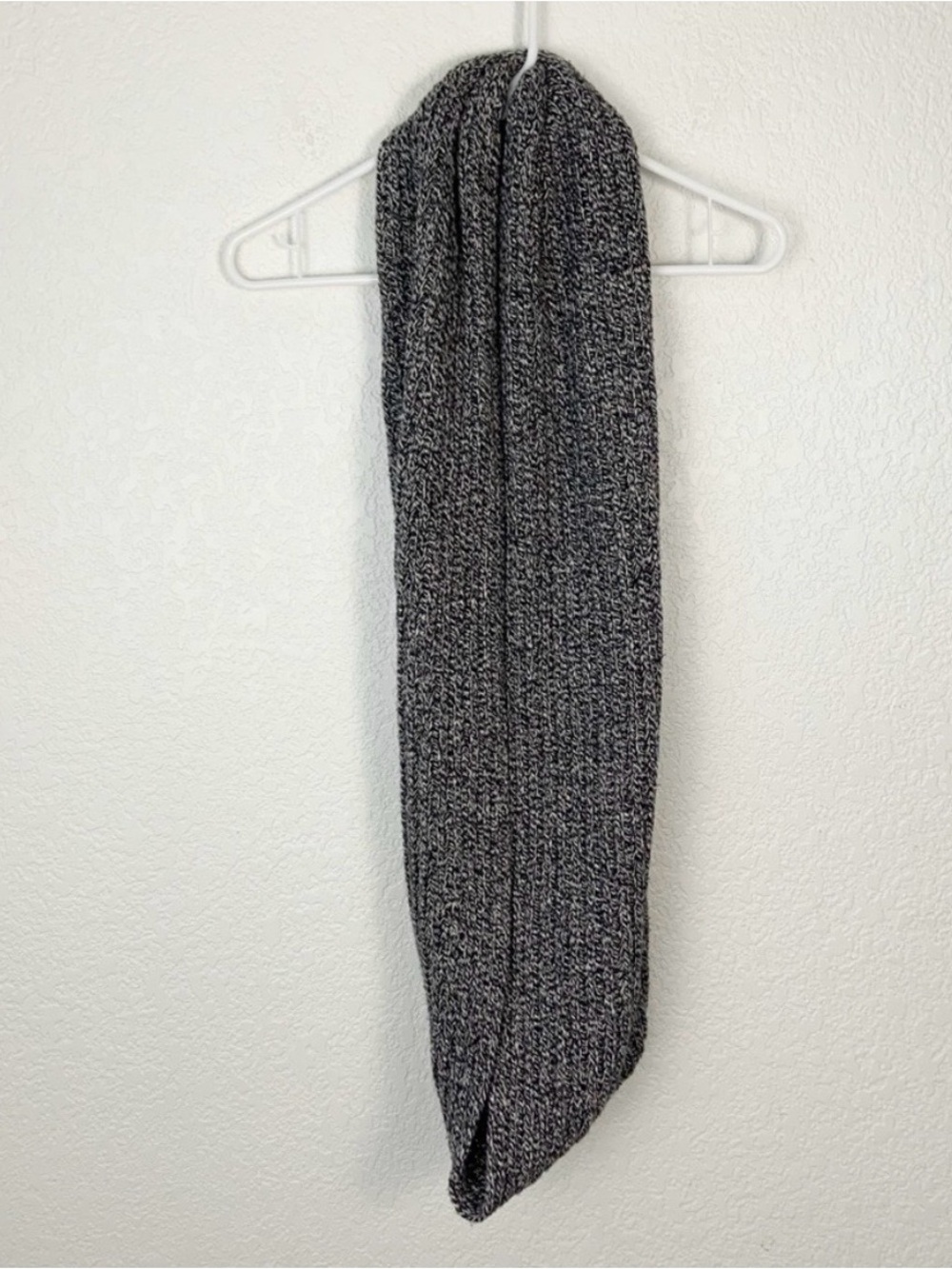 Madewell Marled Gray/Black Knit Infinity Scarf